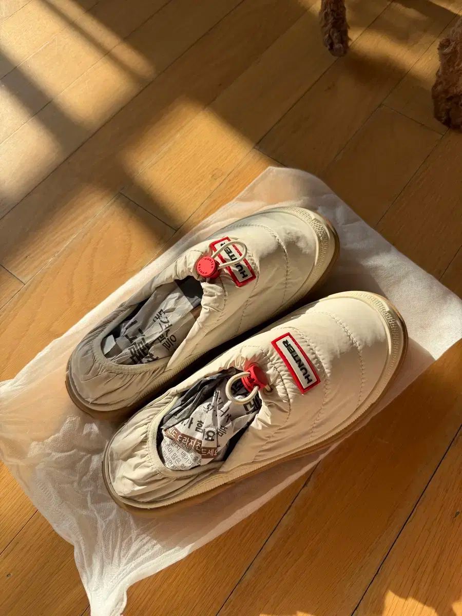 ハンター イン アウト スリッポン 白WILLOW