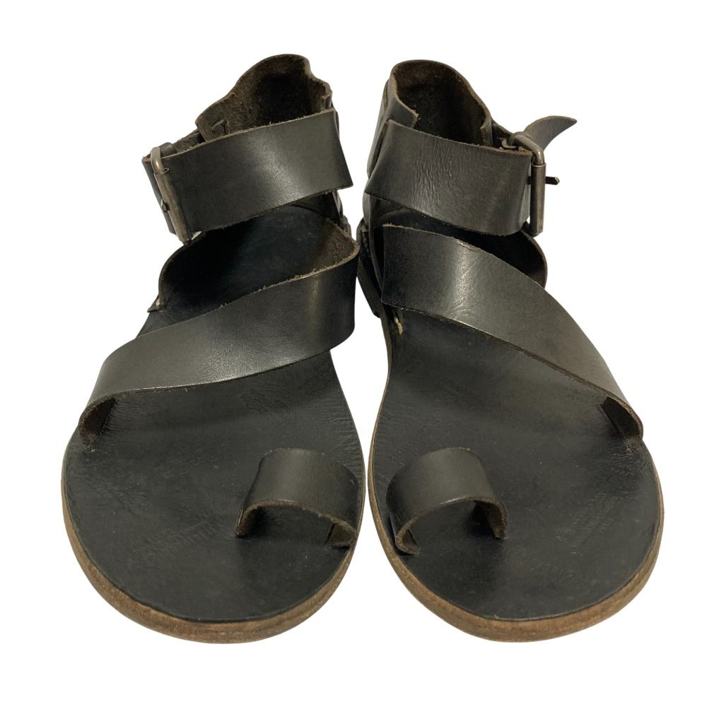 フラットサンダル