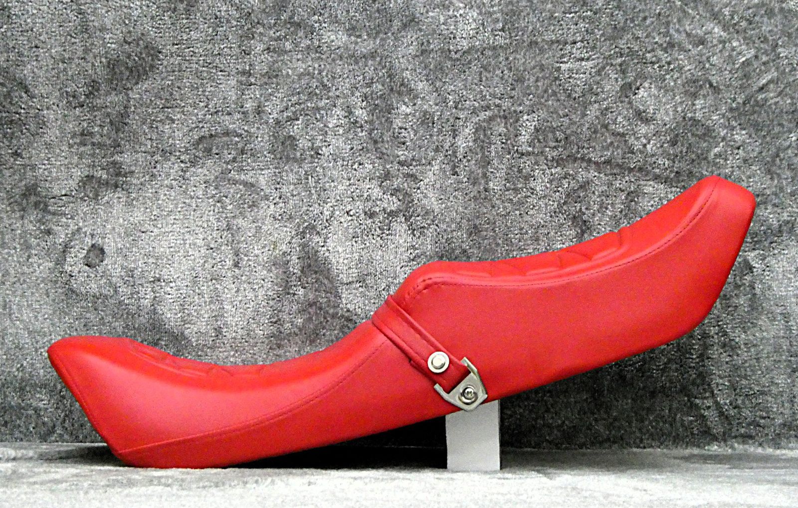 CB750F RC04赤 純正タイプ シート 型押 完成品 あんこ抜き ローダウン CB750FB CB750FC CB900F外装 へっぽこ社長 タックロールシート 旧車 BRIGHTFACE_UK