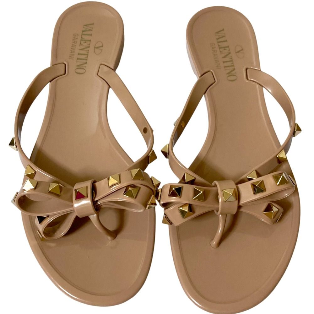 ヴァレンティノガラヴァーニ ロックスタッズ リボン ラバーサンダル サイズ37 24 cm相当 ピンクベージュ レディース 古着