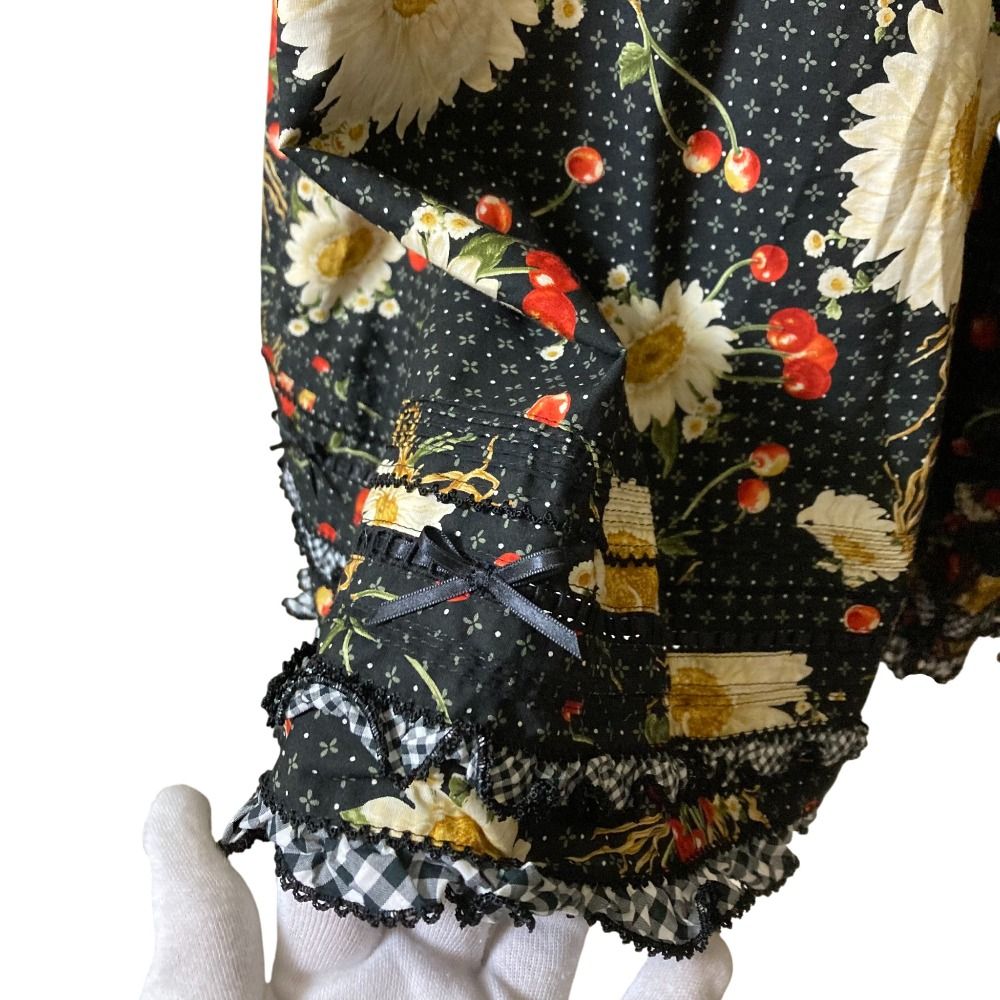 PINK HOUSE ピンクハウス 雛菊とさくらんぼ ロングフ スカート ブラック レディース 古着 GULLKHAN_COM