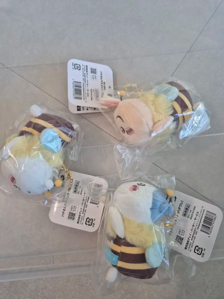 みつばち ちいかわ ハチワレ うさぎ マスコット キーホルダー 3種 セット WWW_STEELWINDOWSANDDOORS_COM