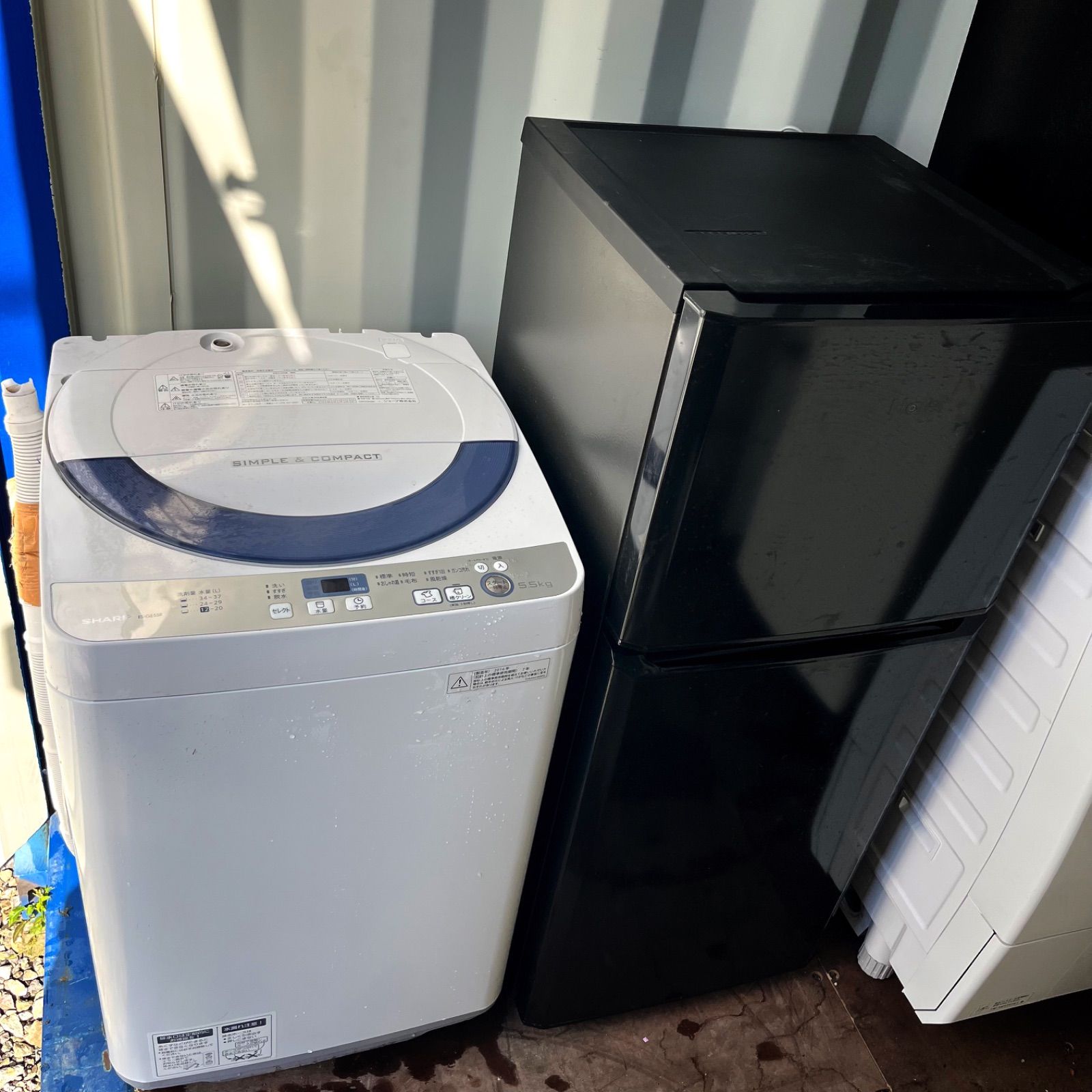 334取付無料！スタイリッシュブラックコンパクト冷蔵庫SHARP風乾燥付き洗濯機 334取付無料！スタイリッシュブラックコンパクト冷蔵庫SHARP風乾燥付き