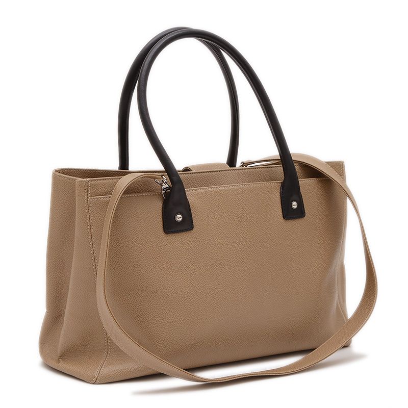 シャネル エグゼクティブトート 2WAYバッグ レザー ベージュ シルバー金具