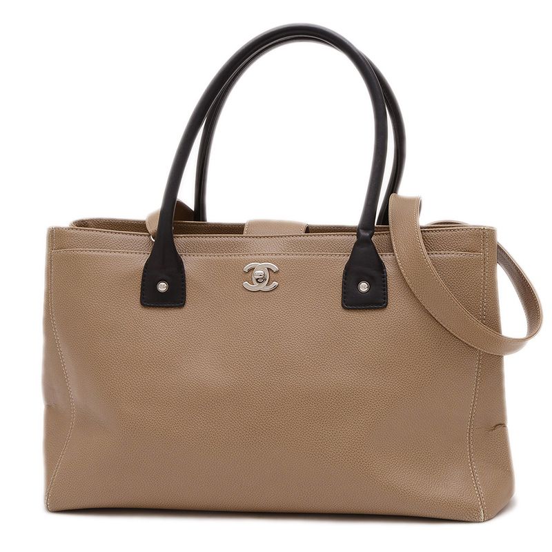 シャネル エグゼクティブトート 2WAYバッグ レザー ベージュ シルバー金具