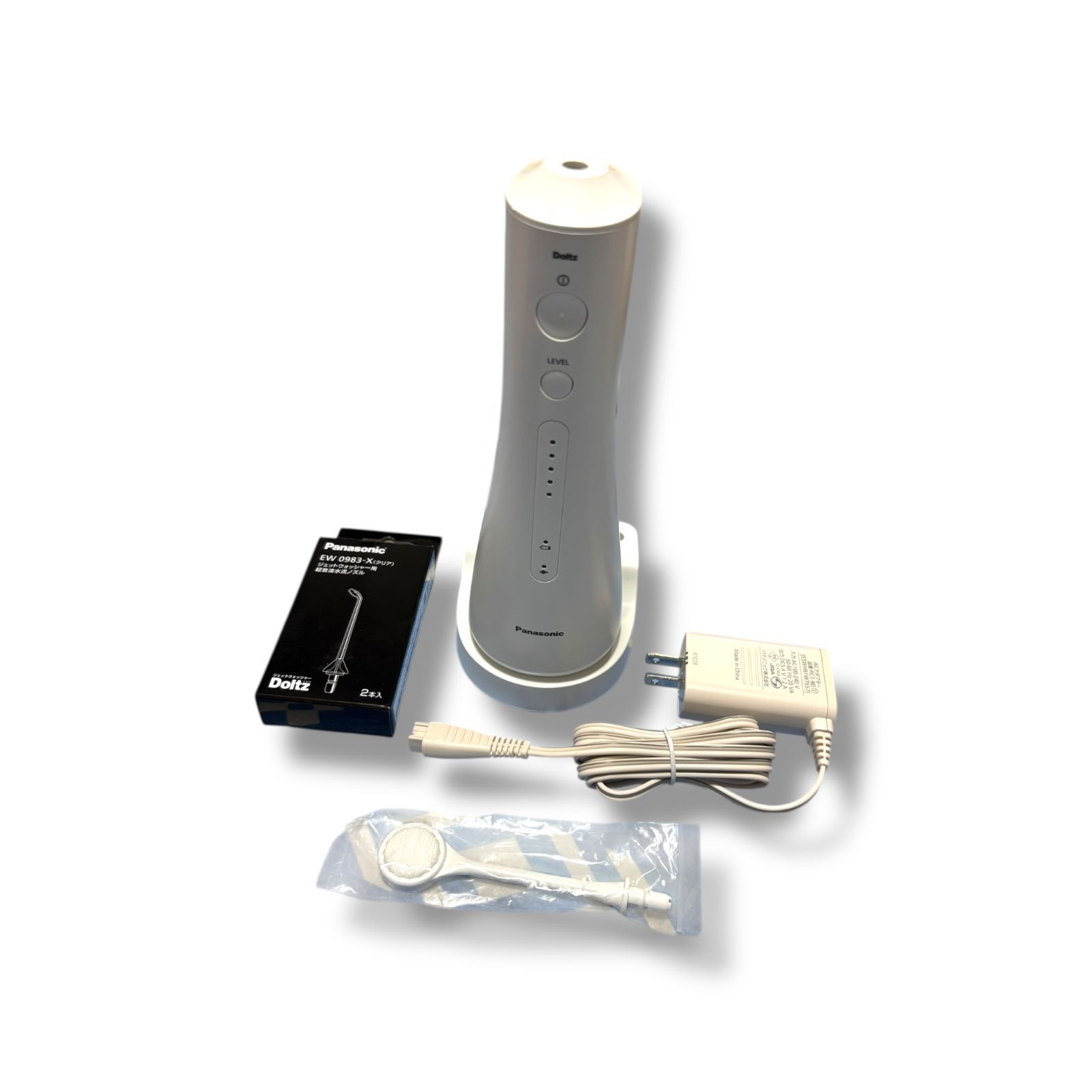 管理番号3095 パナソニック 口腔洗浄器 ジェットウォッシャー ドルツ 超音波水流 防水 コードレス 白 EW-DJ55-W