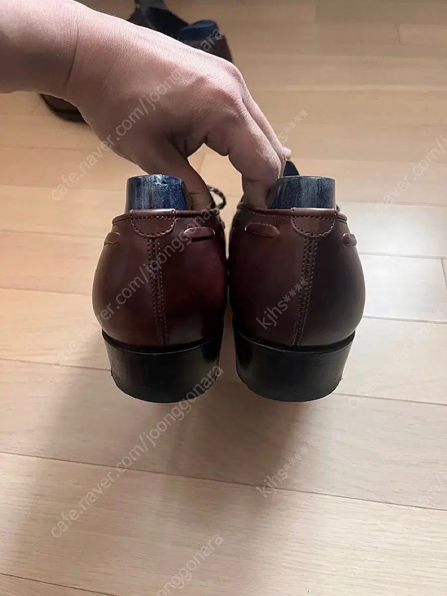 デレデ ローファー