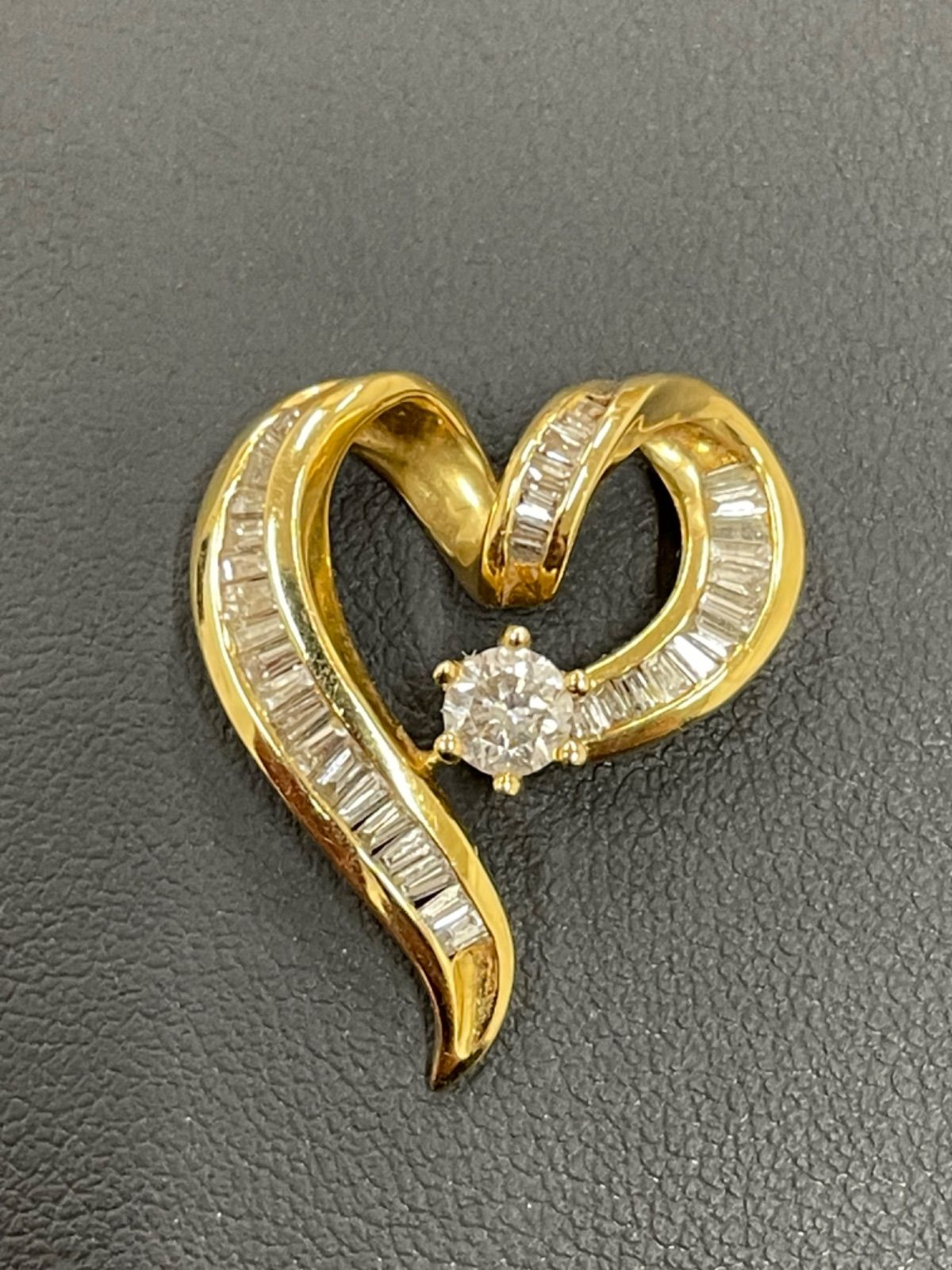 ネックレストップ