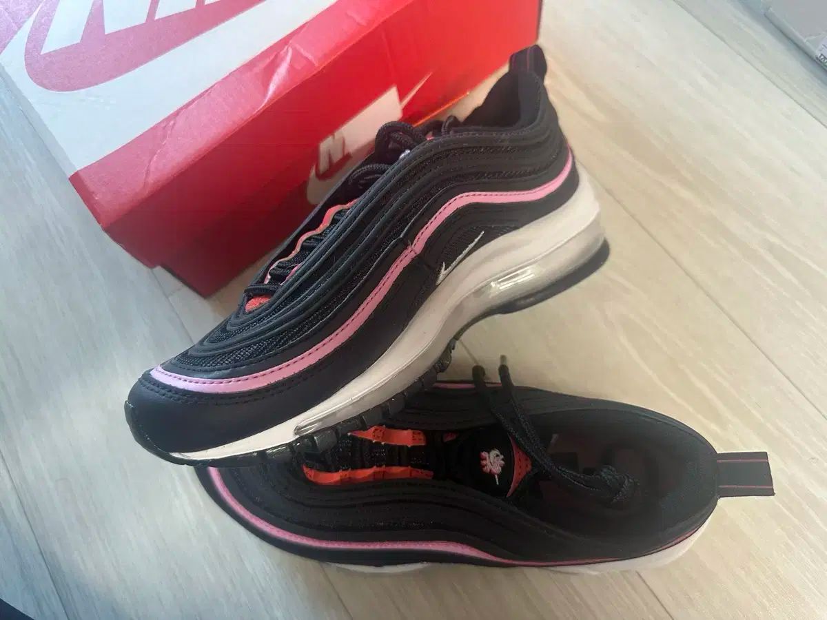  ナイキ エアマックス 97 ブラック ピンク 225 フラットシューズ バレエシューズ パンプス