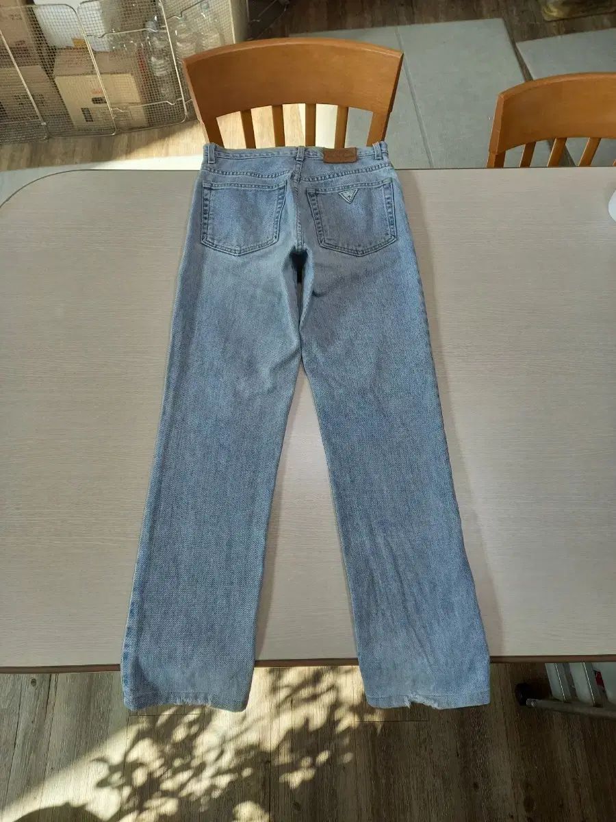 28 90 s GUESS USA ストレートジーン ライトブルー 28-878