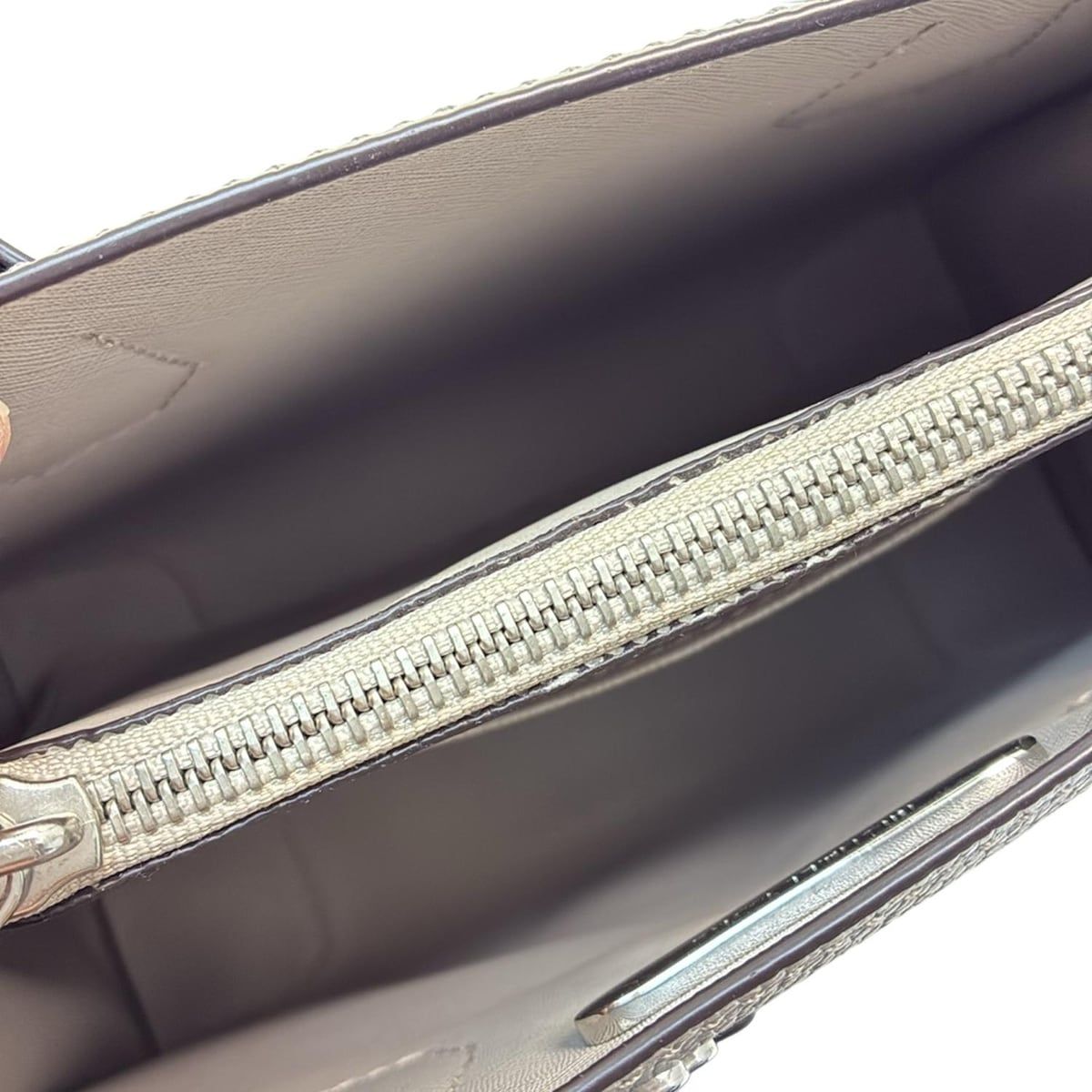 グレー×シルバー