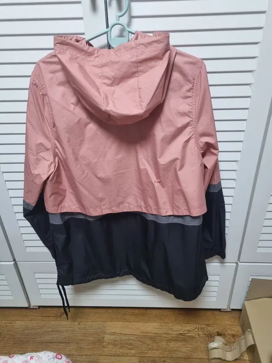 ナイキ レディース ウィンドブレーカー S サイズ