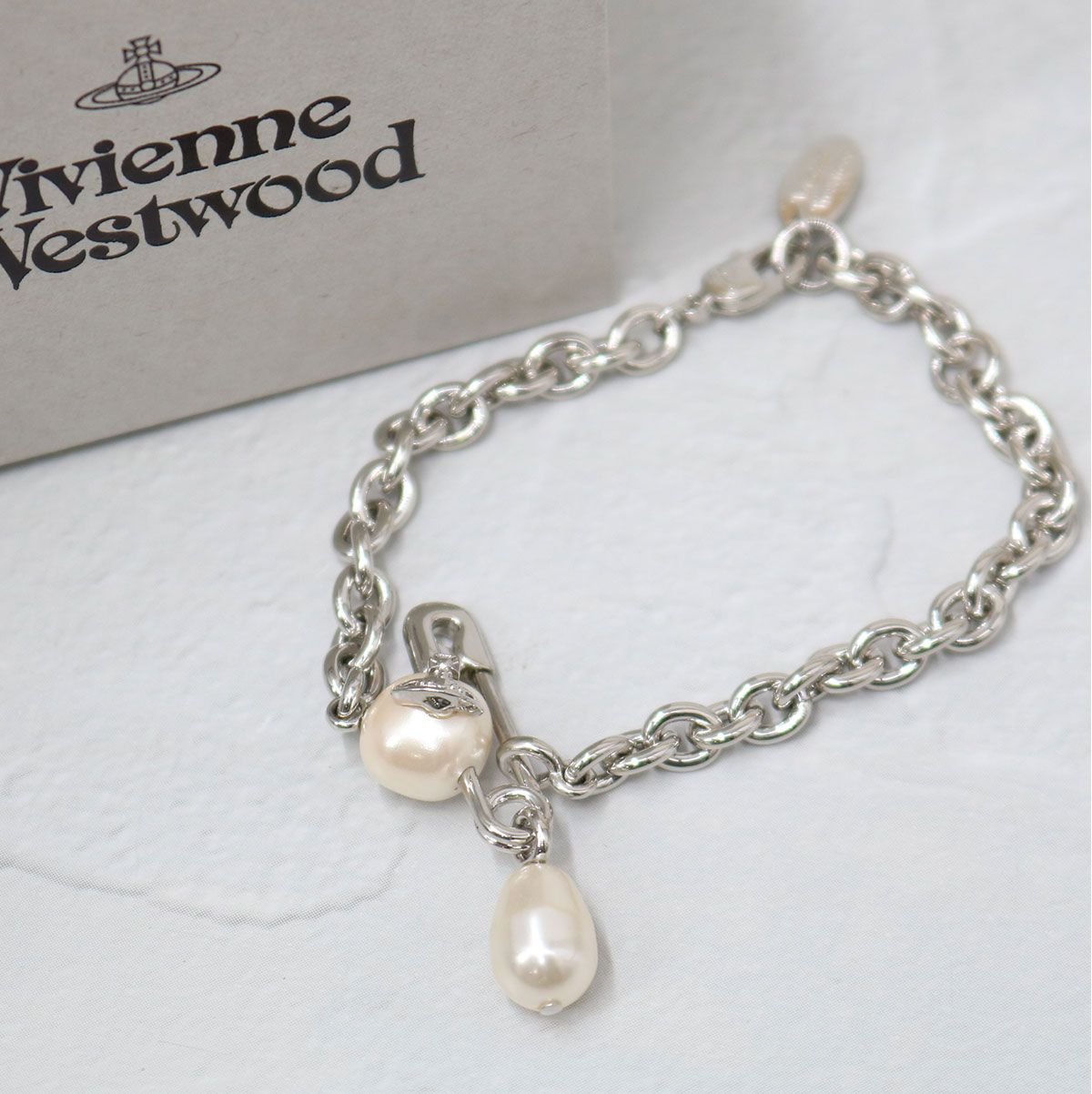 □Vivienne Westwood ヴィヴィアン ウエストウッド パールブレスレット