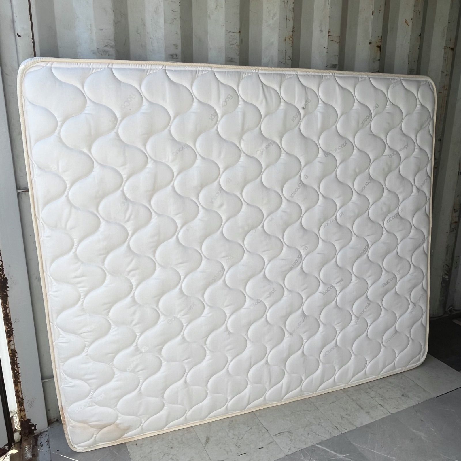 おしゃれホワイトクイーンマットレス