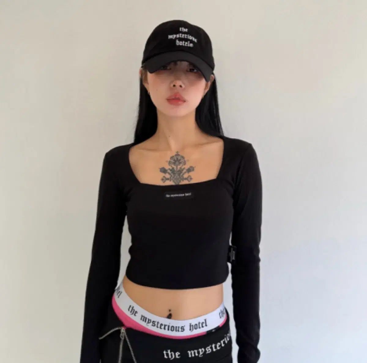 THE MYSTERIOUS HOTEL ザ ミステリアス ホテル スタシ ベーシック トップス