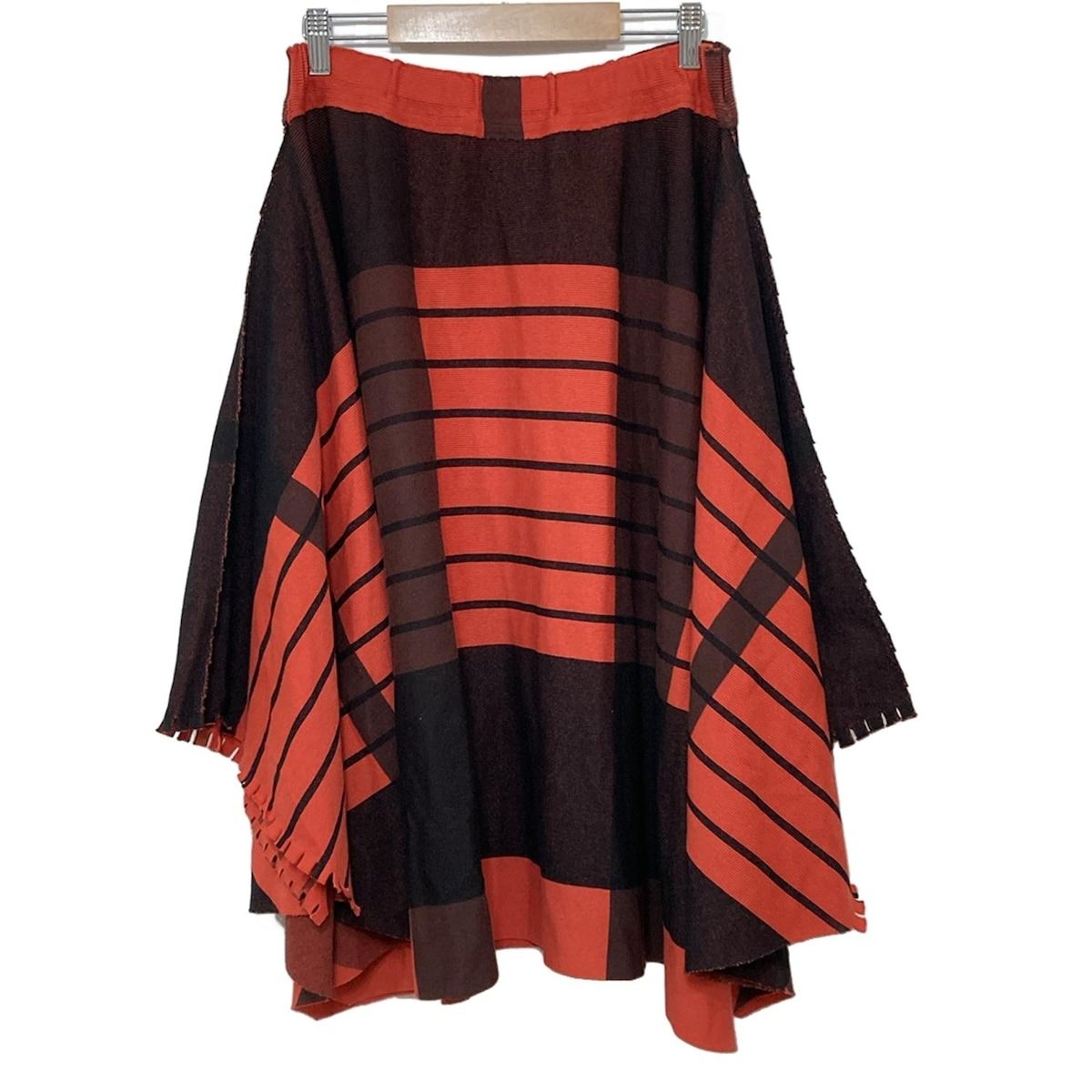 ISSEYMIYAKE イッセイミヤケ ロングスカート サイズ2 M レディース - レッド×黒×ダークブラウン A.POC INSIDE ウエストゴム