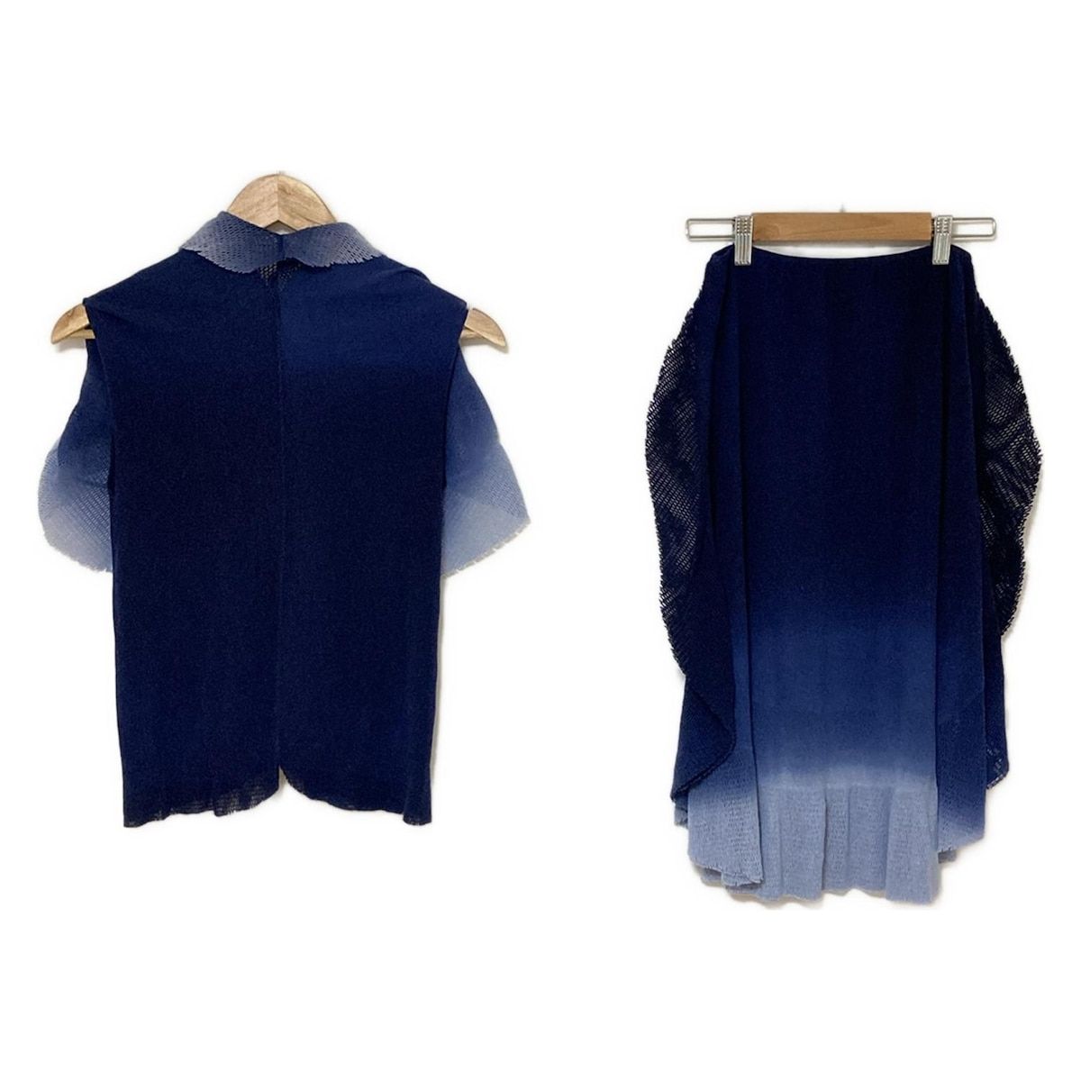 ISSEYMIYAKE イッセイミヤケ スカートセットアップ レディース - ネイビー×ライトブルー A.POC INSIDE ウエストゴム