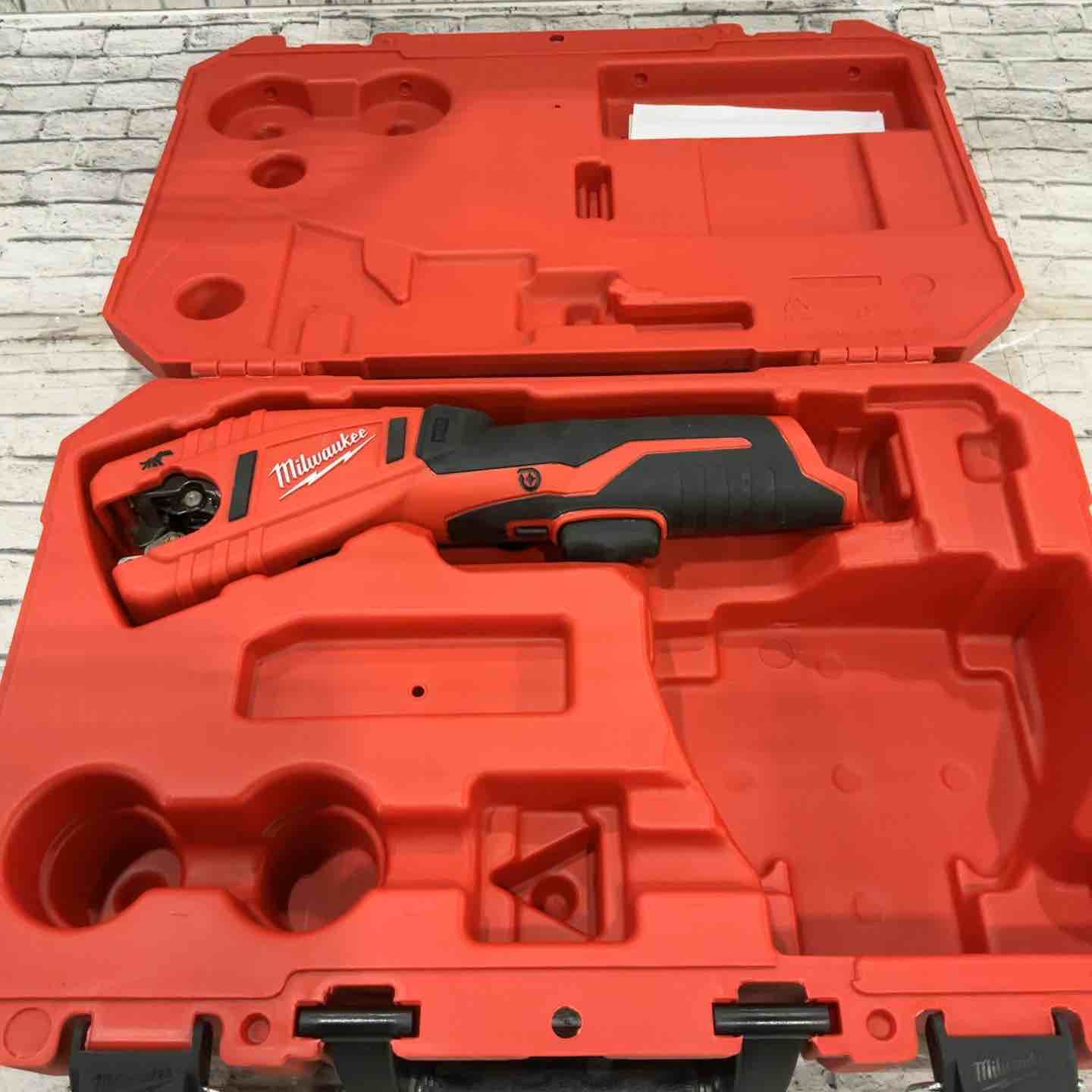 ミルウォーキー パイプカッター C12PC 本体のみ 川口店