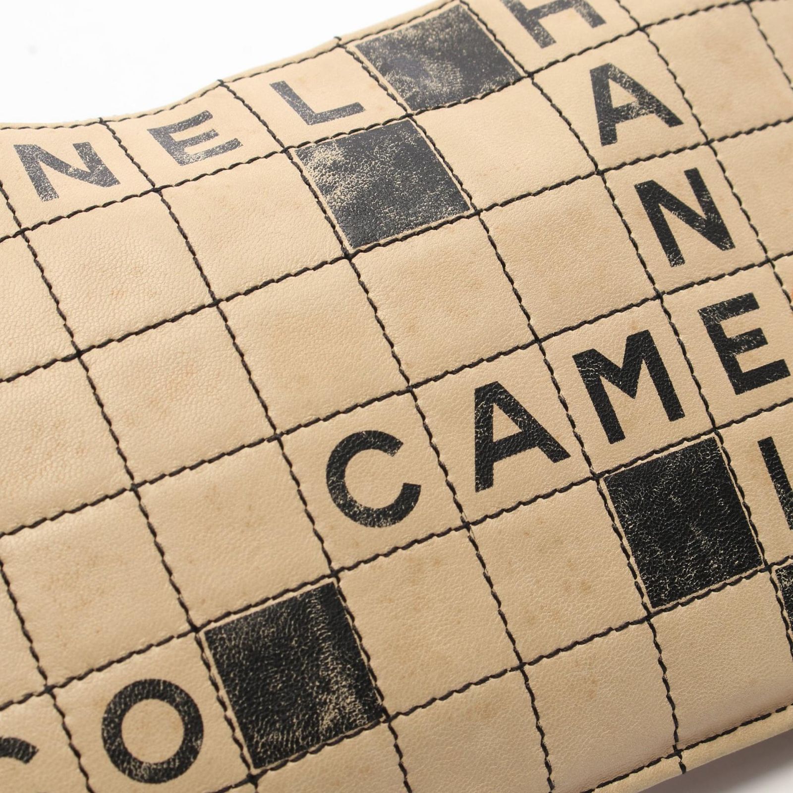 ベージュ ブラック