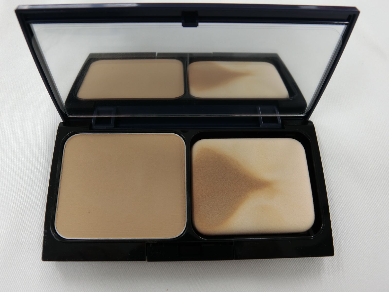 ファンデーション 美容エッセンス他