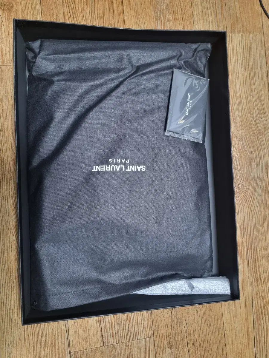 サンローラン クラッチ ラージ ゴールド 商品