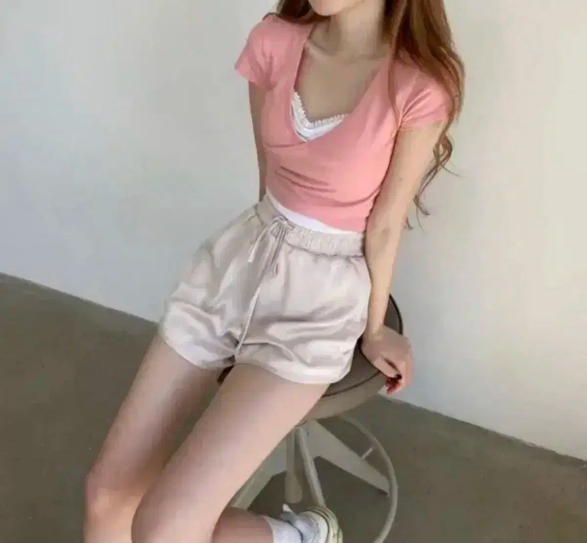 CHERRY QUIRI ベージュ サテンパンツ