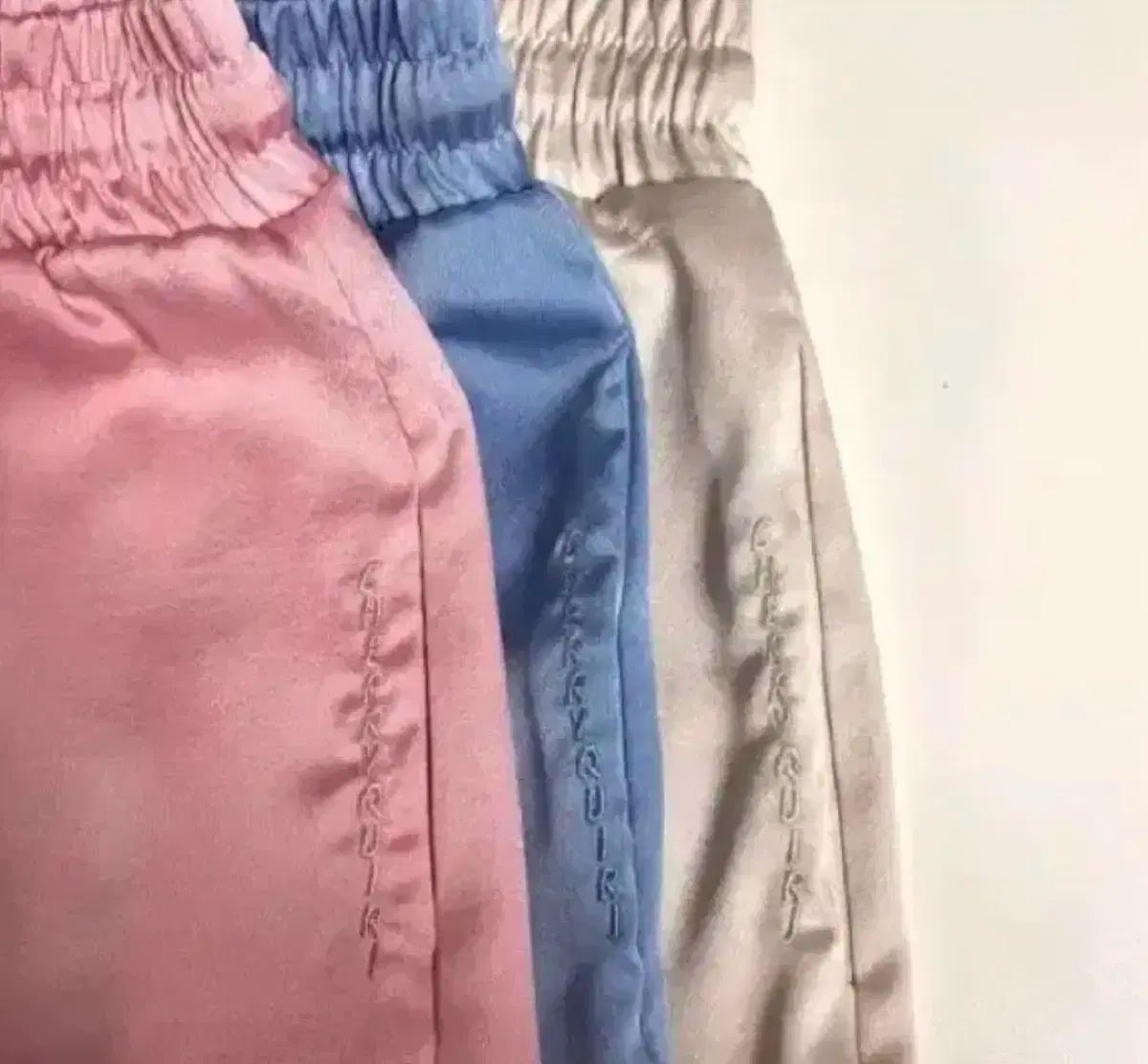 CHERRY QUIRI ブルー サテンパンツ