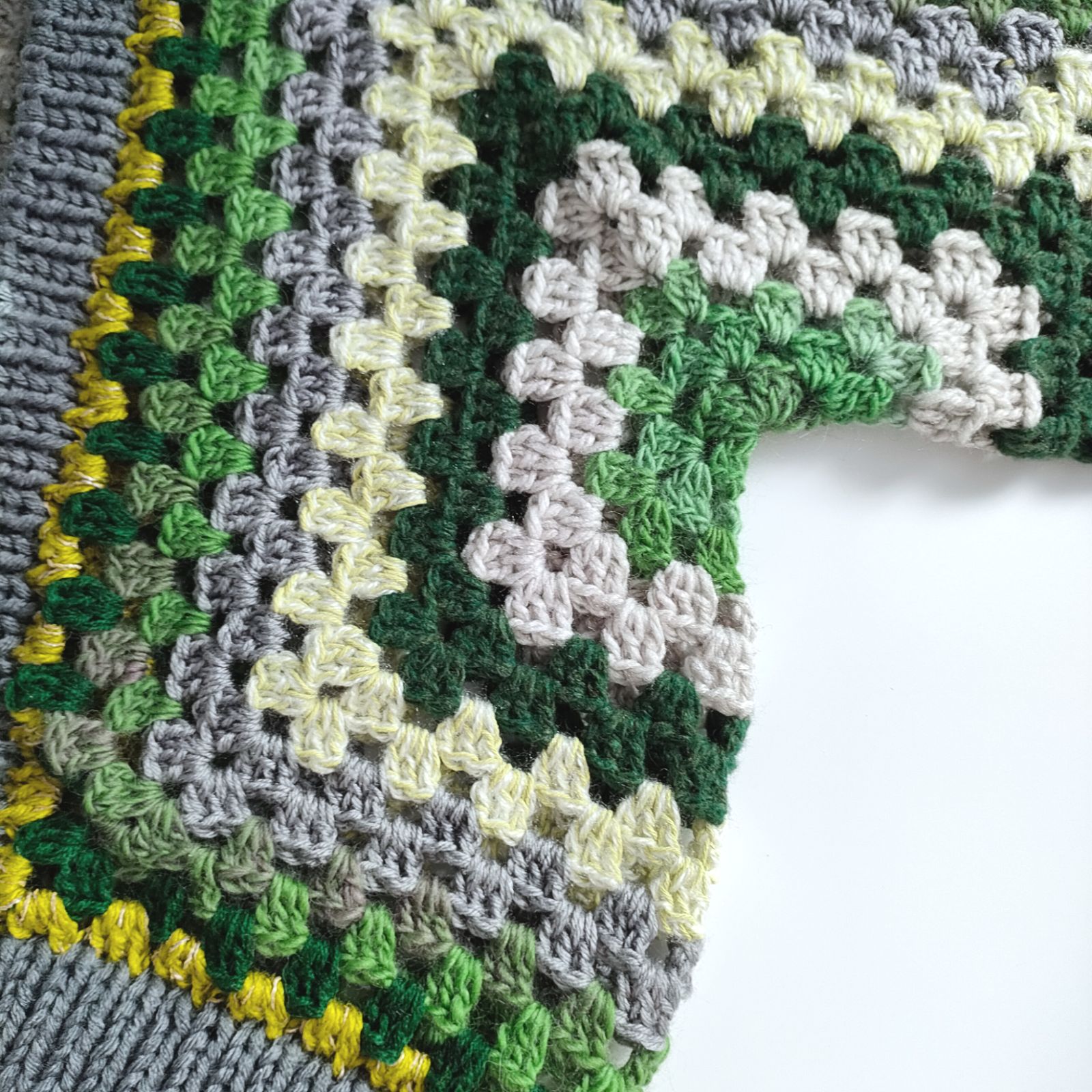 ヘキサゴンカーディガン 長袖 グリーン NEXPOTALLINN_EU