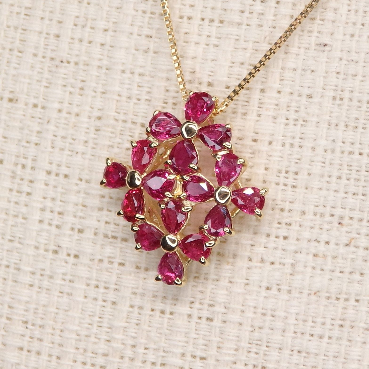 ルビー ペンダントTOP Z5550 1.26ct ゴールドK18 ペアシェイプ クロス 十字架 しずく 露 ドロップ