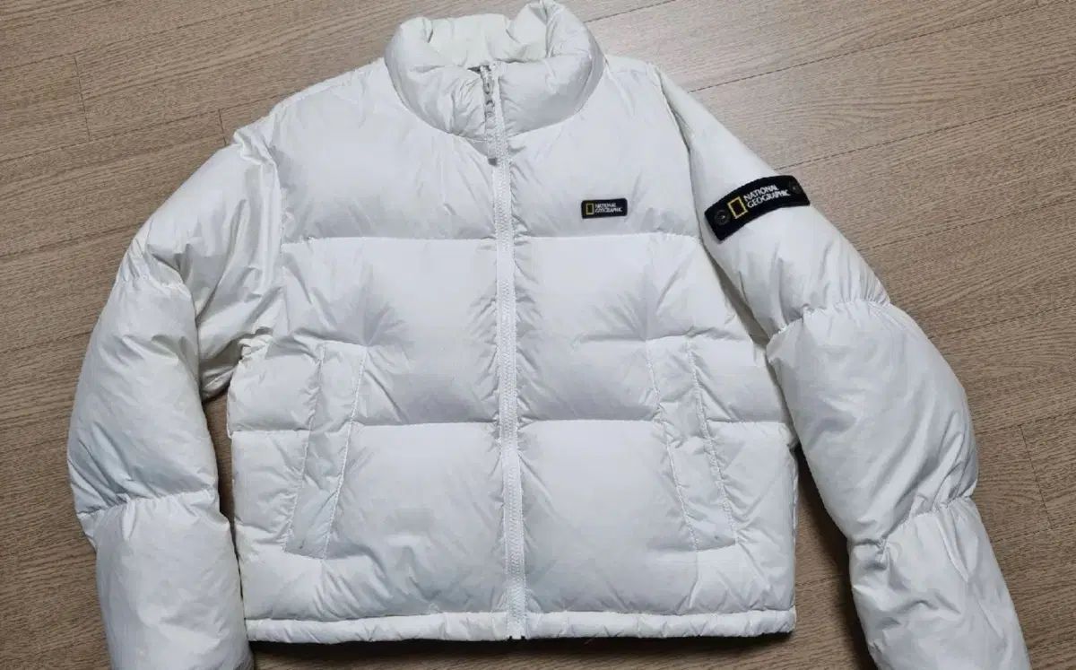 ナショナルジオグラフィック 白 ダウン アウター