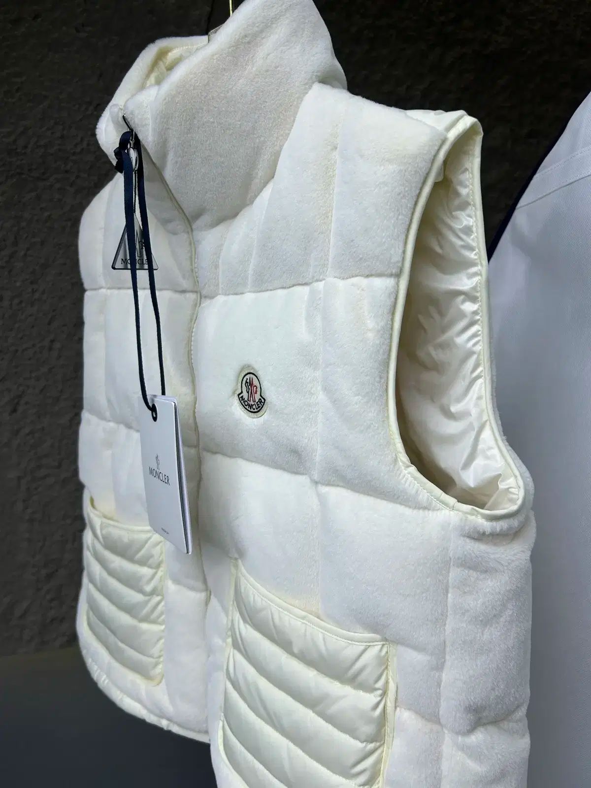 カジュアル ロゴ