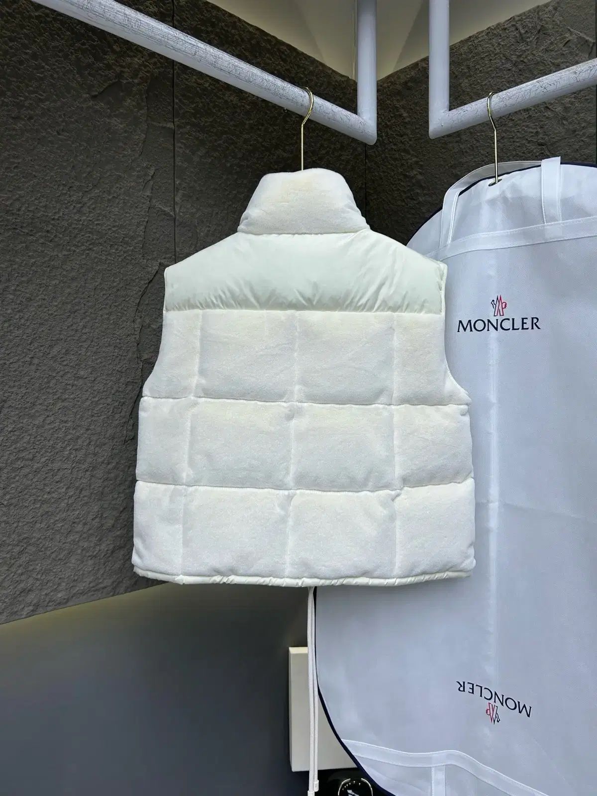 MONCLER モンクレール