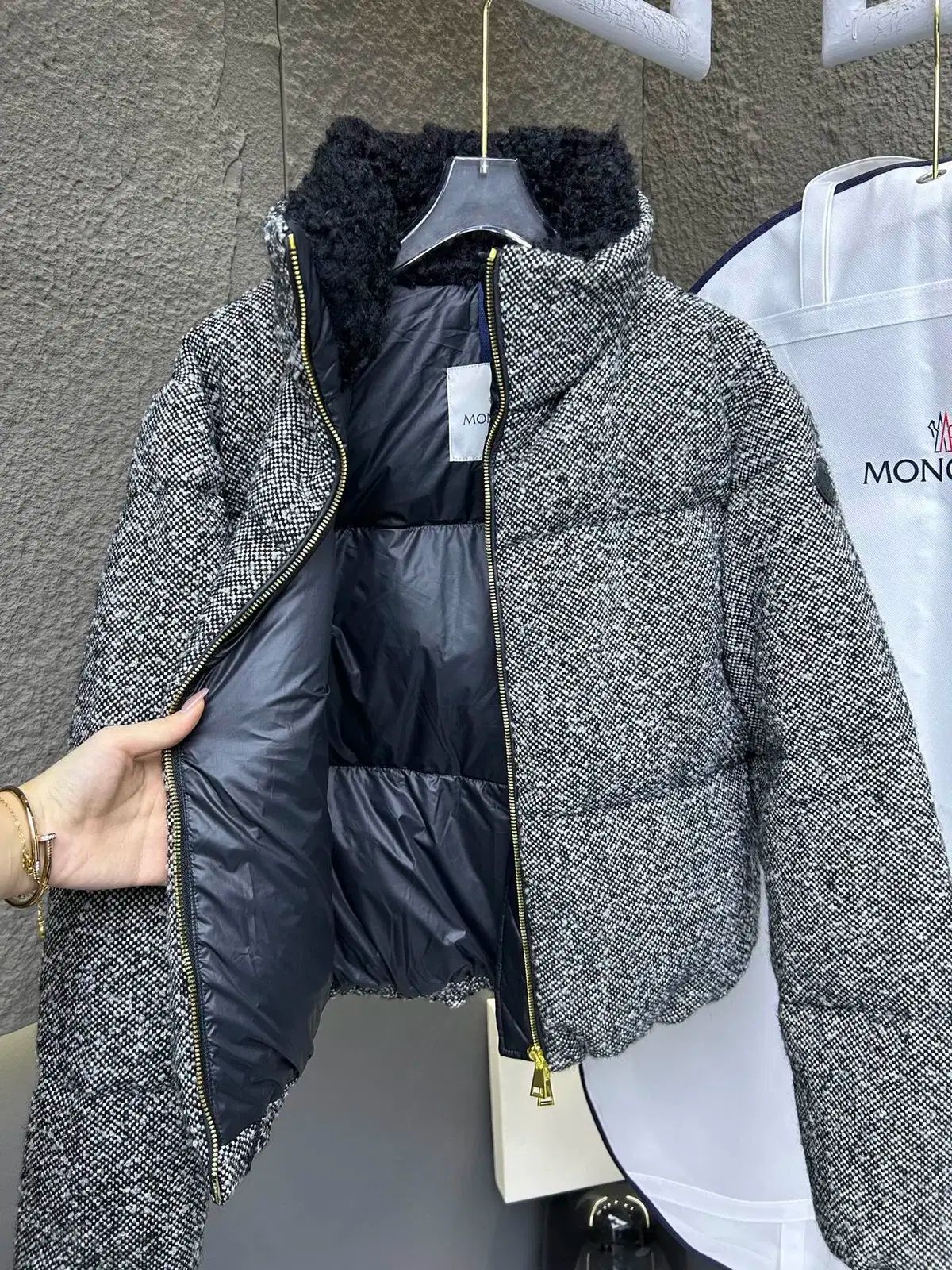 MONCLER モンクレール