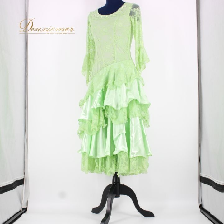 ライトグリーン系 フリル