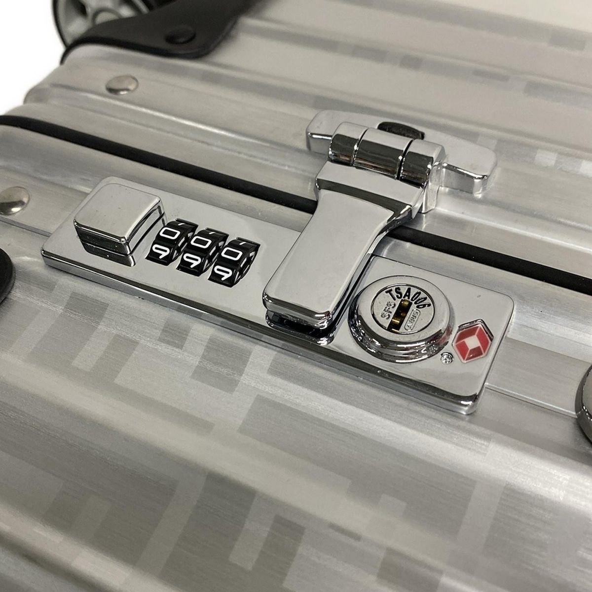 シルバー×レッド