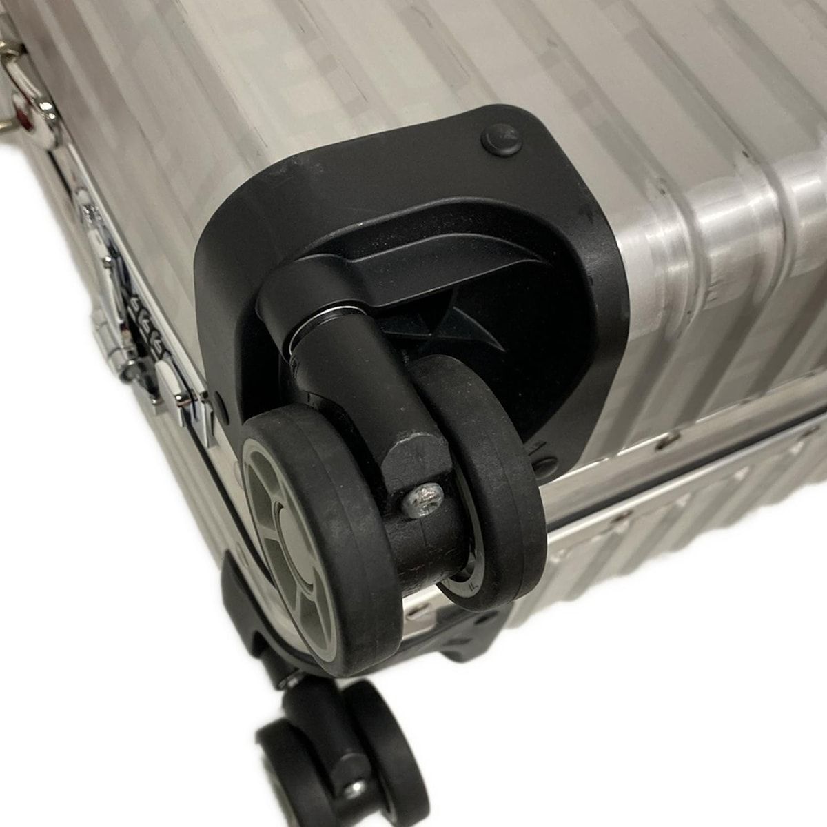 FENDI フェンディ