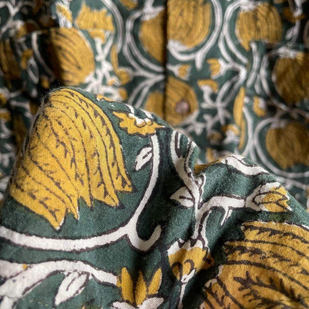 からし色 マスタード