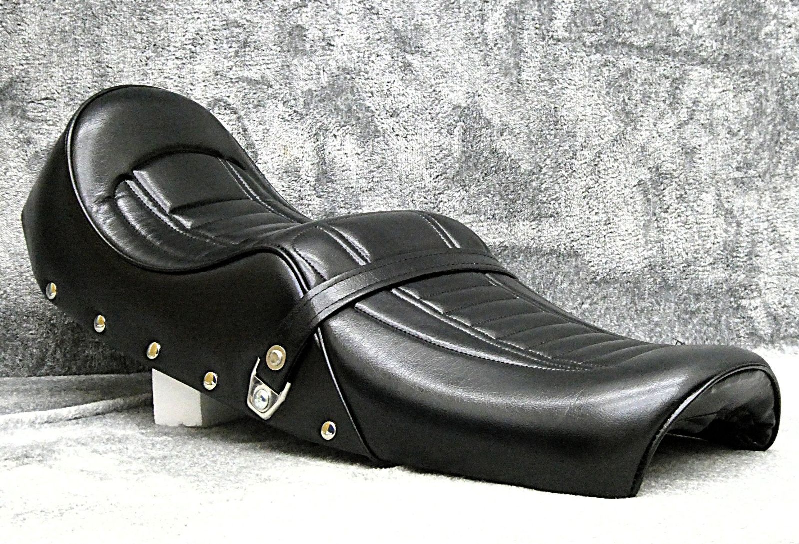 旧CB400F 鉄ベース 鋲打ち FX黒 カスタムシート 鉄板 チョビ三CB400fourヨンフォアあんこ抜き 純正シート タックロール へっぽこ社長 三段