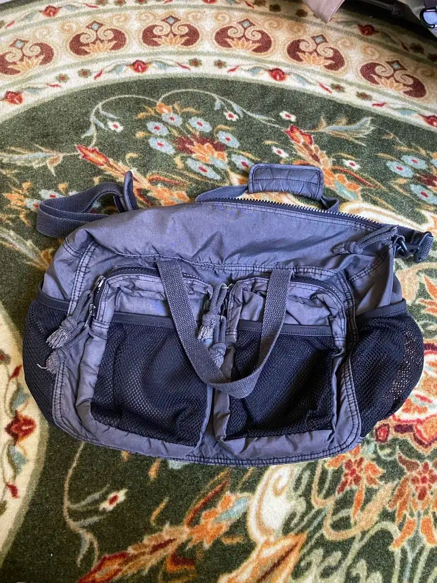 ディスイズネバーザット クロスバッグ