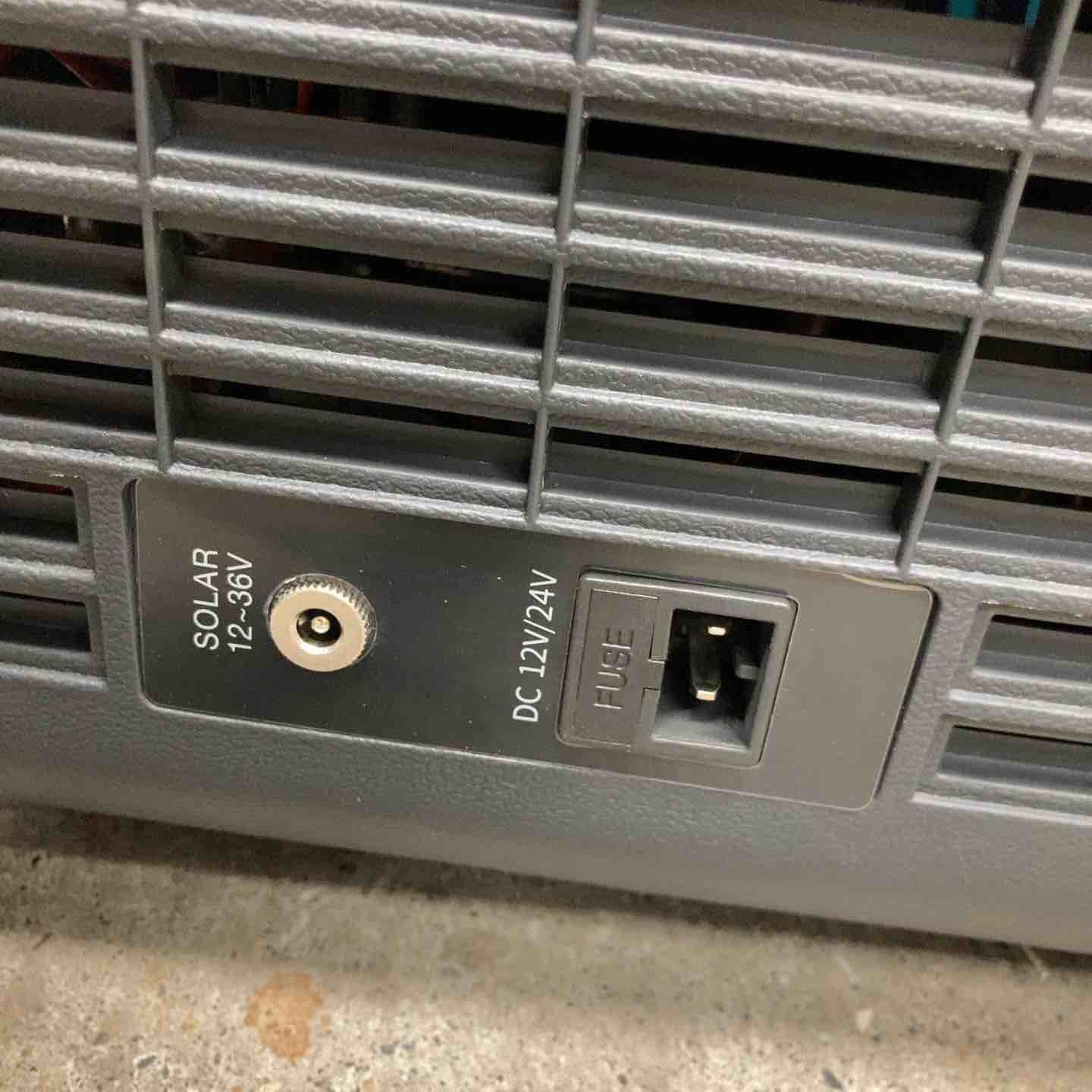  山善 ELEIN ポータブル保冷温庫 YFR-DC 250 25 L 3 WAY電源 -18℃ 60℃ クーラーボックス キャスター付 ブルーグレー バッテリーは付属しません 冷温庫 冷蔵庫 冷凍庫