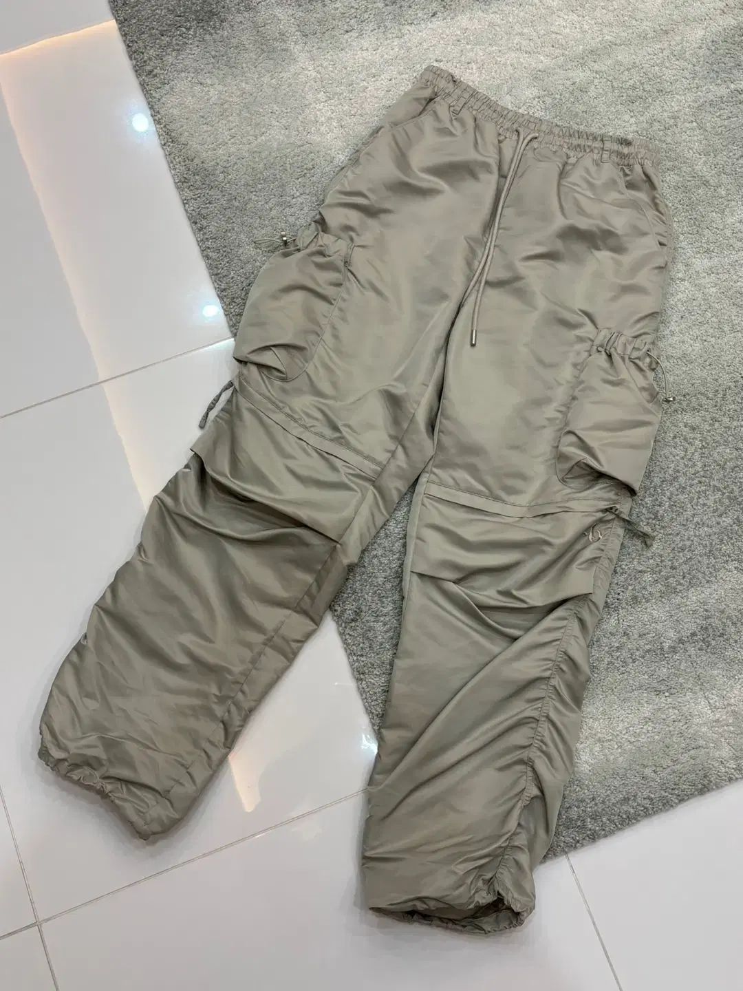 アクメドラビ ウィンドブレーカー