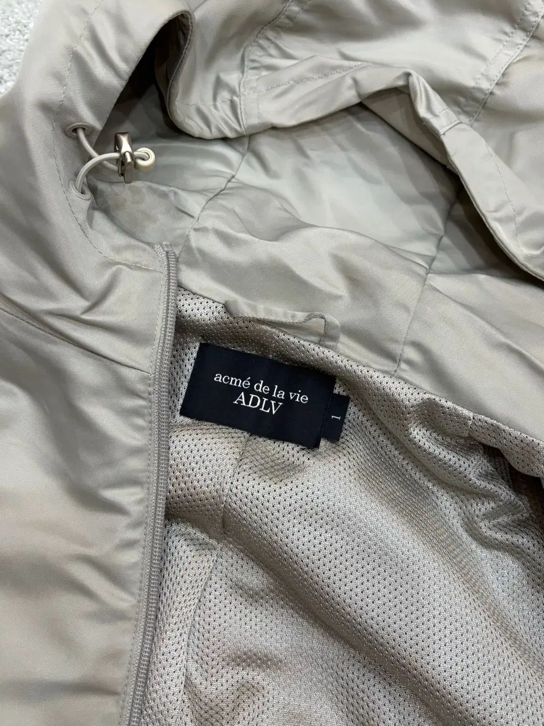 ウィンドブレーカー ジャケット