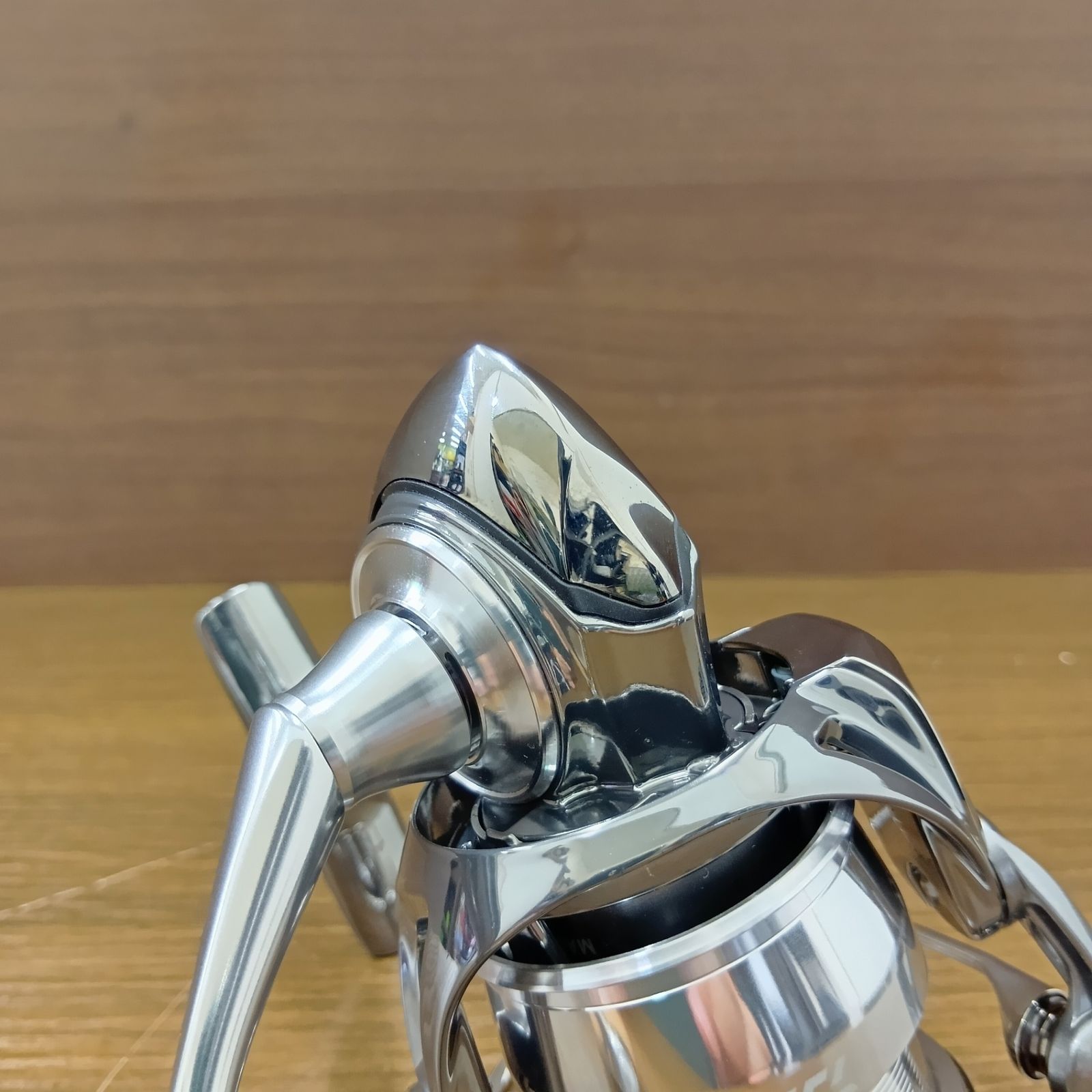 【極美品】22 EXIST イグジスト LT2500S スピニングリール ダイワ スピニングリール 22イグジスト LT2500S 2022年モデル(LT2500S