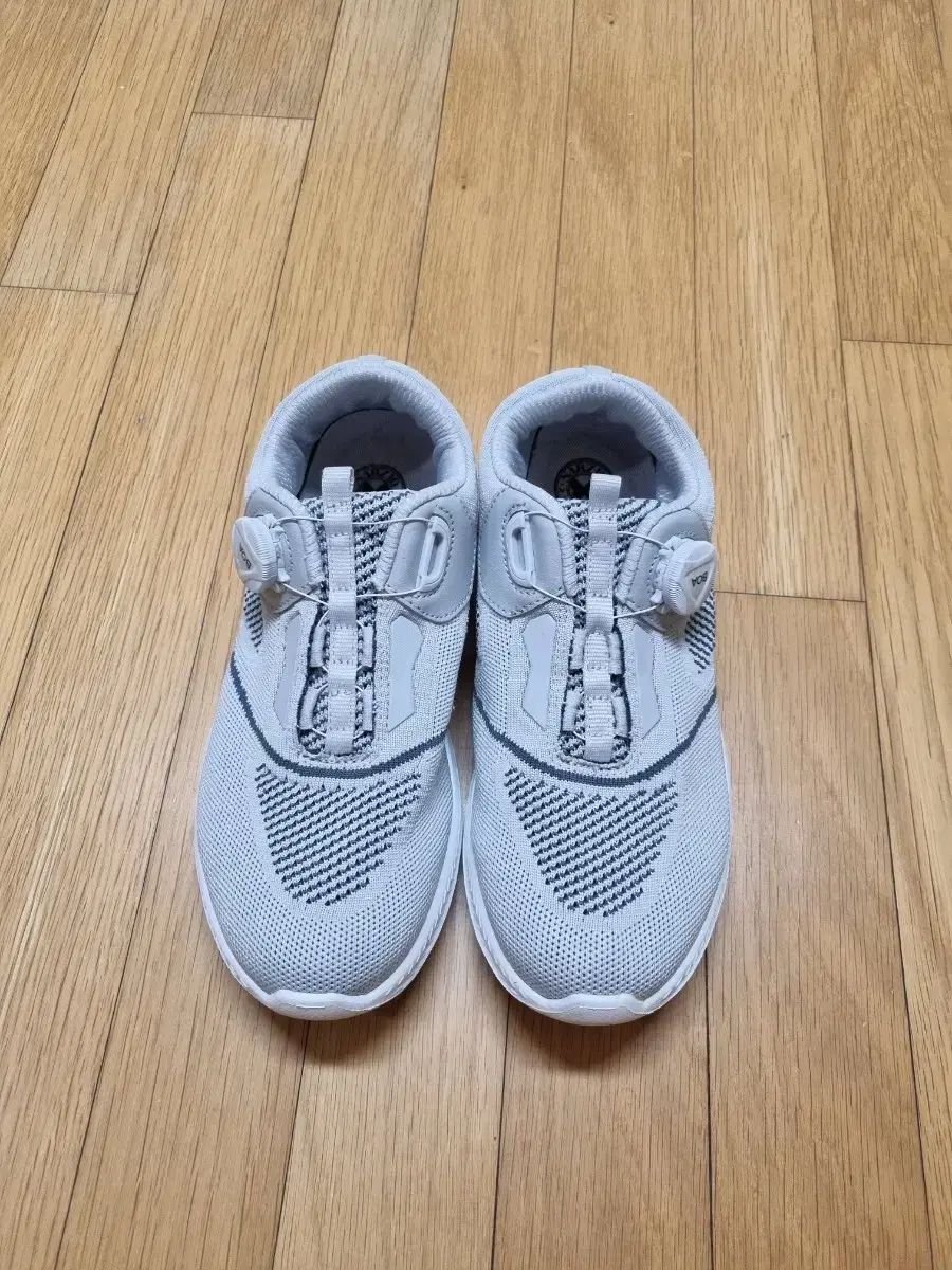 narzio ランニングシューズ 250 ダイア ル スニーカー