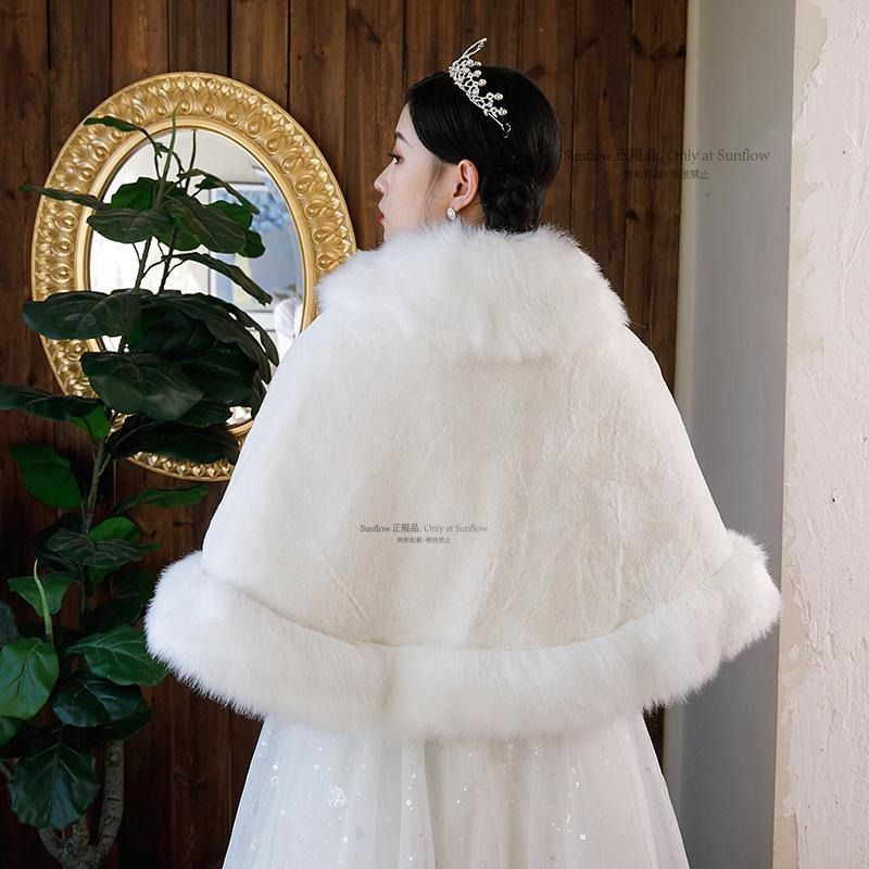 ウェディングショール ショール 白 ファー エコファー ウェディング ホワイト 結婚式 花嫁 二次会 パーティー 豪華 フェミニン ガーリー ブライダルケープ ショール ブライダル小物