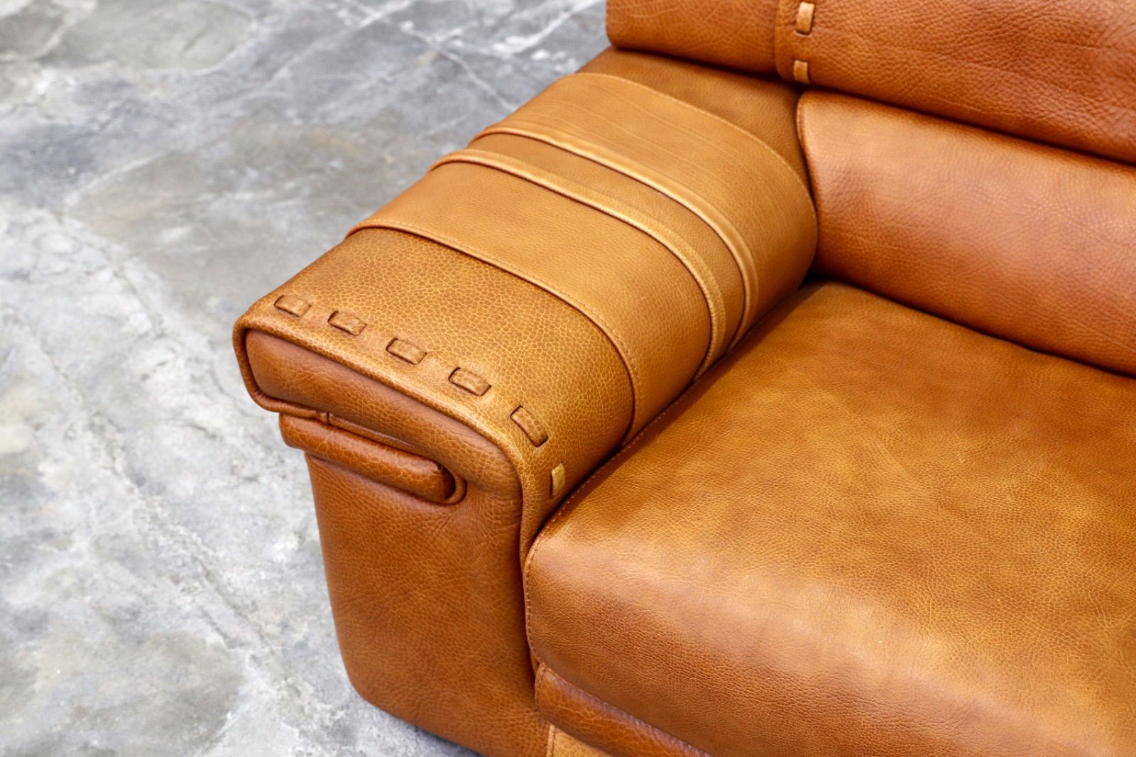 GMIK576B formenti フォルメンティ イタリア製 最 ラグジュアリー シングルソファ 厚手本革 ブラウン ユーロカーサ取扱 約70万 NEXPOTALLINN_EU