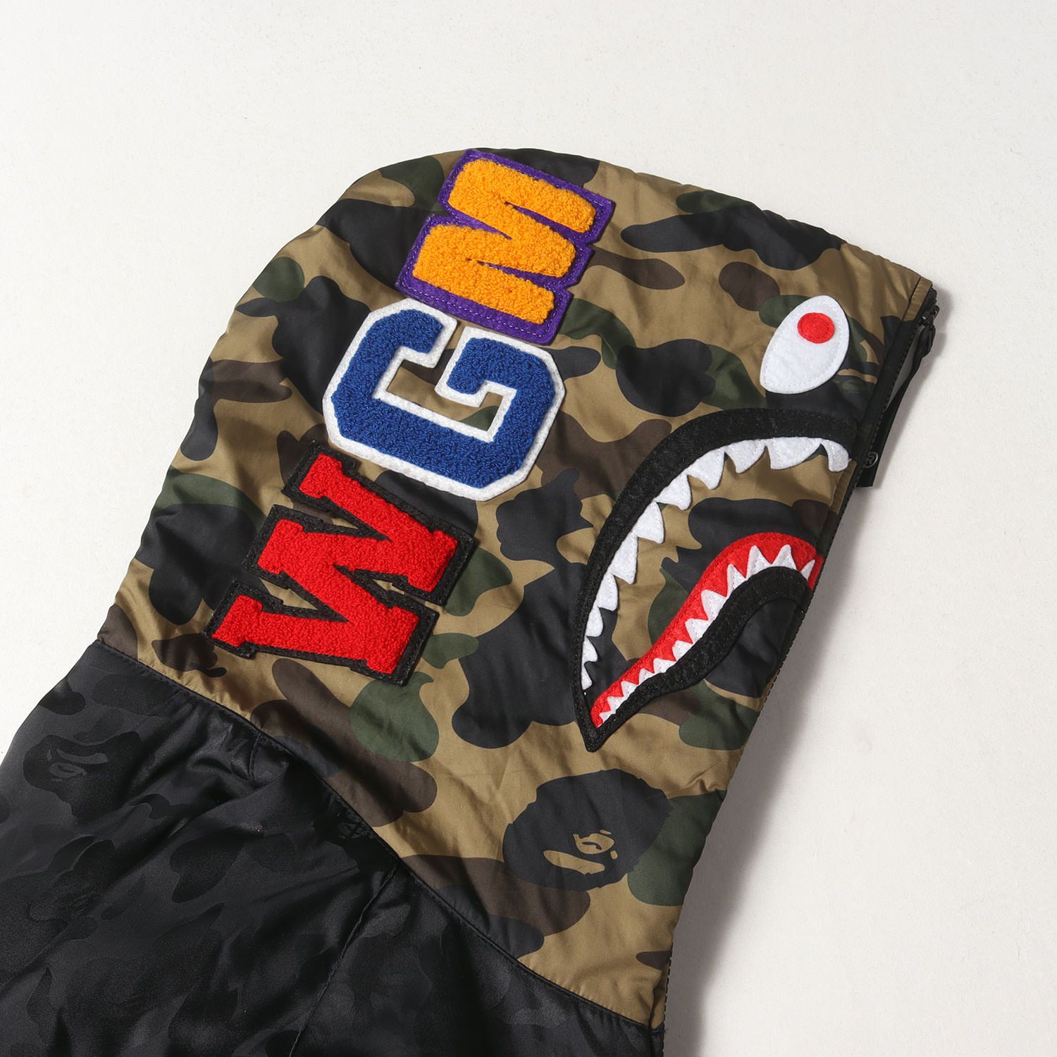 A BATHING APE ブルゾン　ナイロンジャケット　MA-1 迷彩　カモ A BATHING APE（アベイシングエイプ）の「1ST CAMO NYLON TWILL MA-1 M