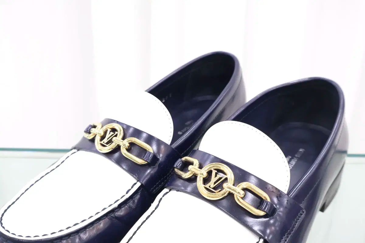 フラット ゴールド