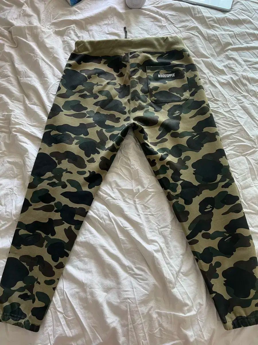 アベイシングエイプ 迷彩柄 シャーク スウェット