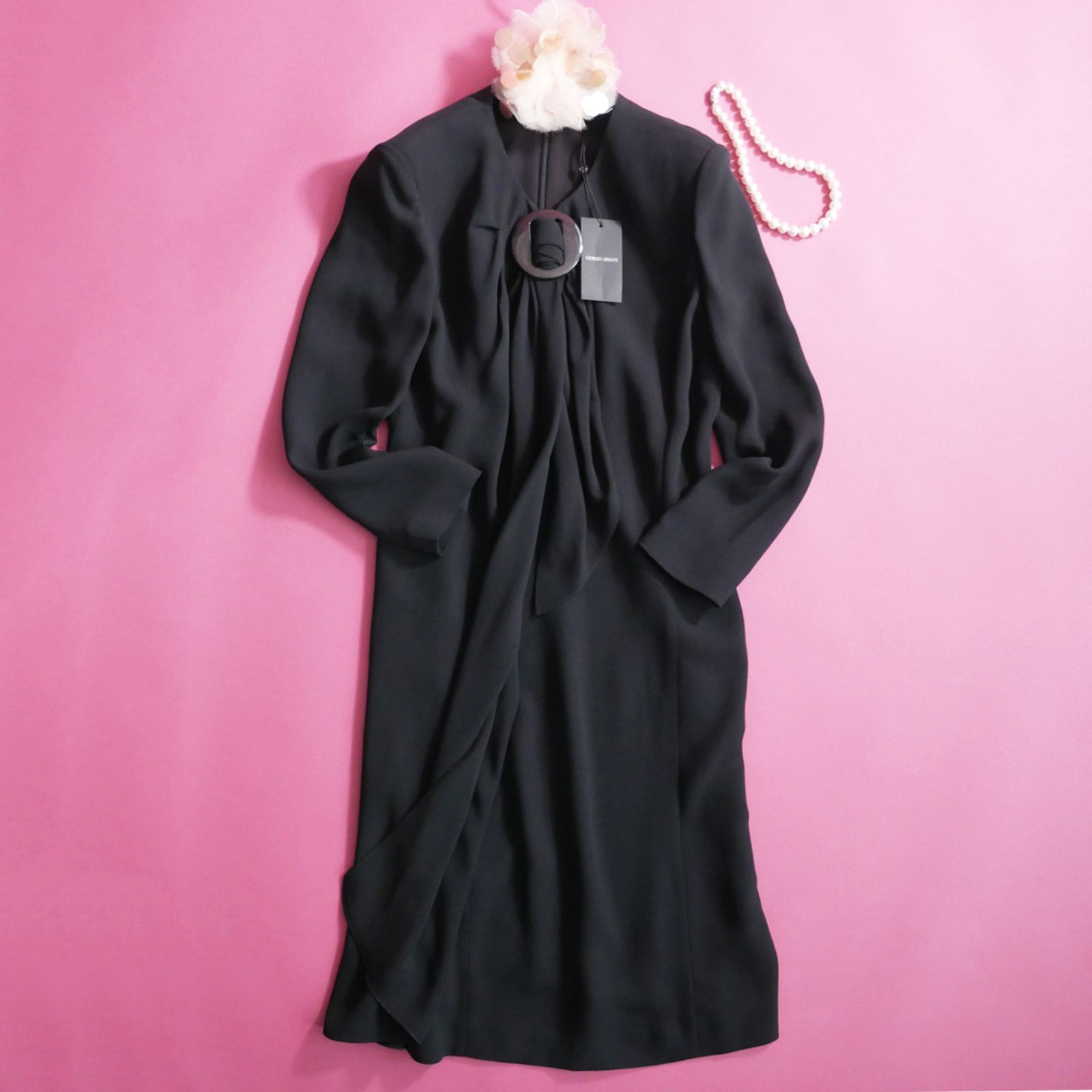 dt145 42 GIORGIO ARMANIジョルジオアルマーニ 年末年始に最適 エレガントなブラックワンピース レディース